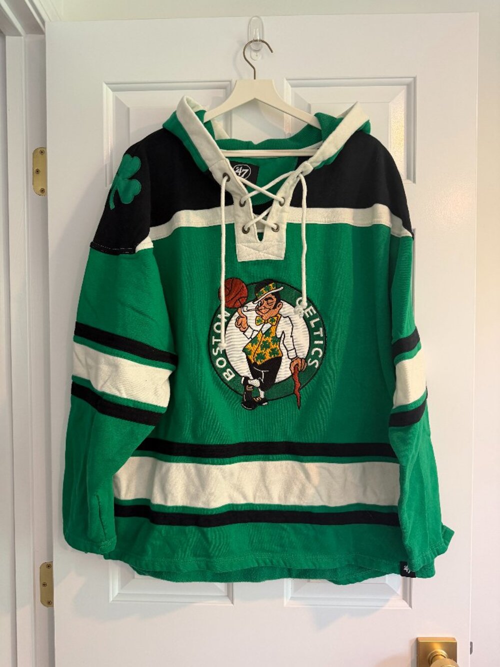 ’47 Brand Boston Celtics Lace Up Hockey Hoodie XL